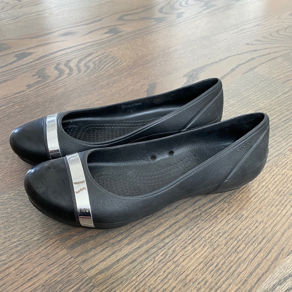 Crocs flats size 8 never worn